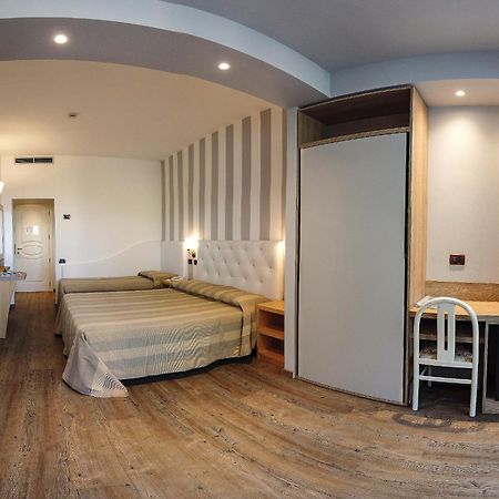 Hotel Derby Exclusive Морской Милан Экстерьер фото