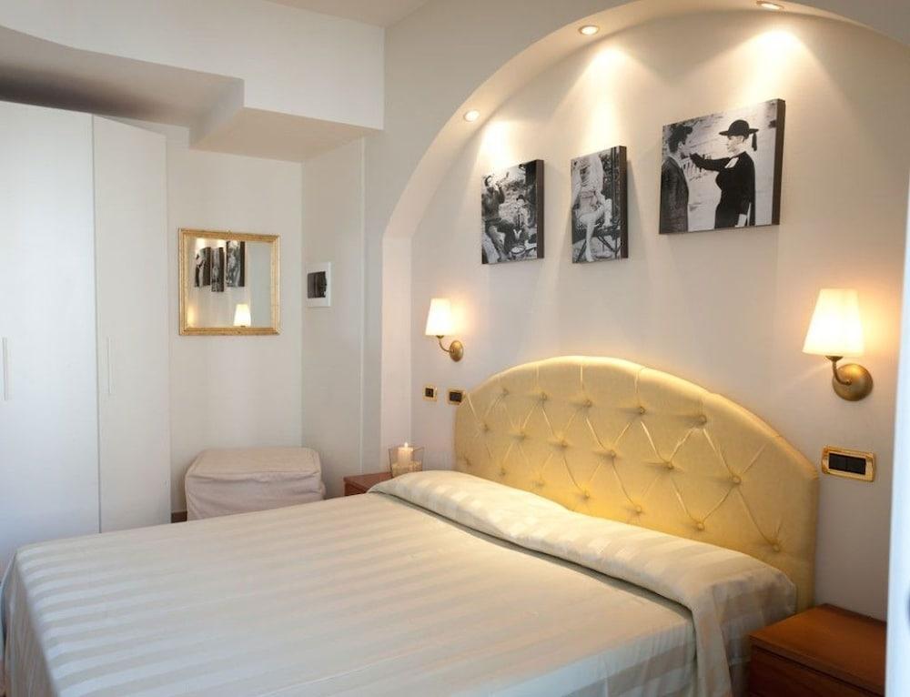 Hotel Derby Exclusive Морской Милан Экстерьер фото